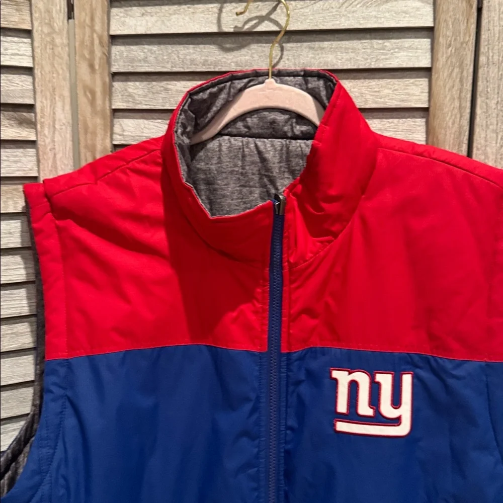 232. New York Giants Red & Navy Puffer Vest reversible size XL